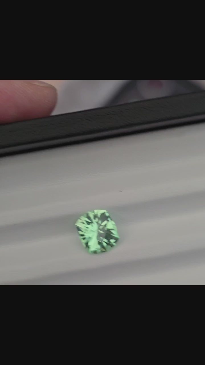 Light Green lab sapphire 9.62mm x8.49mm